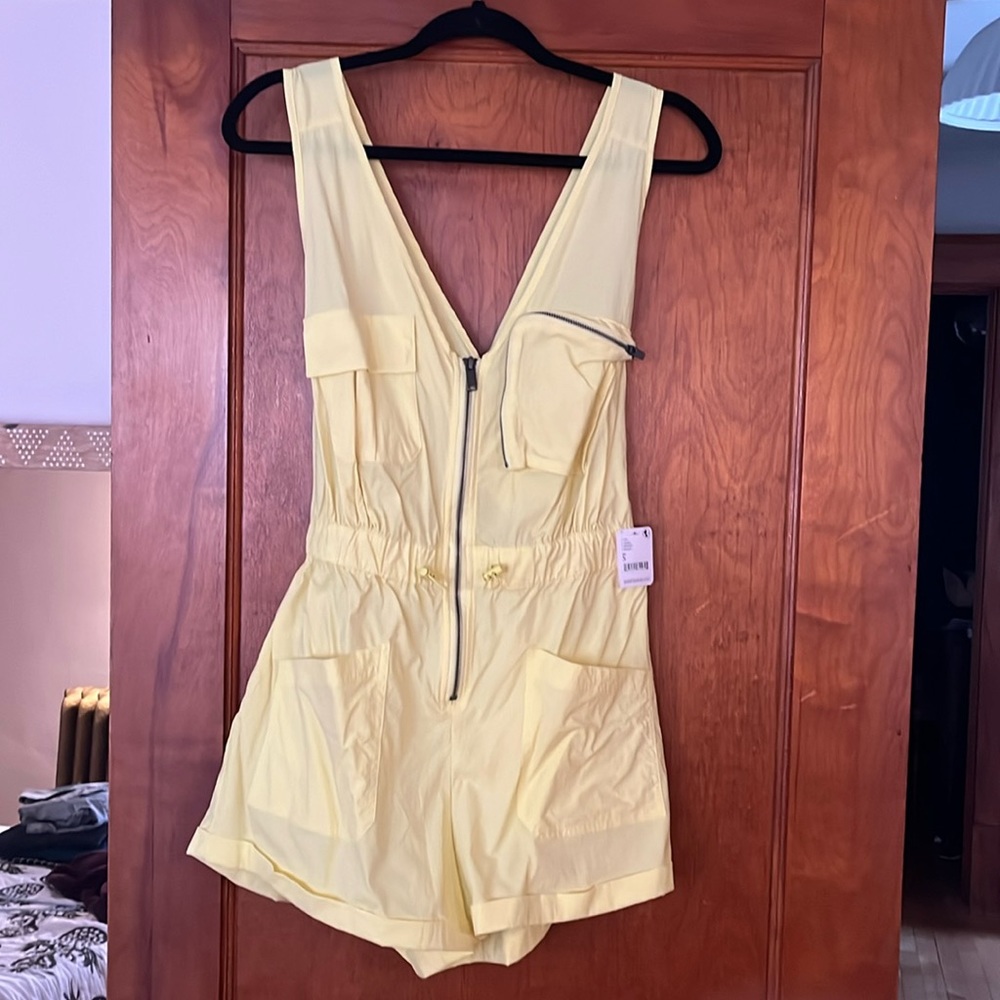 NWT Free People FP Movement Back on Trek Shortsie Size Small